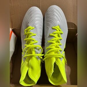 Nike Phantom Luna 2 MG Soccer Cleats. Men’s size 11.5